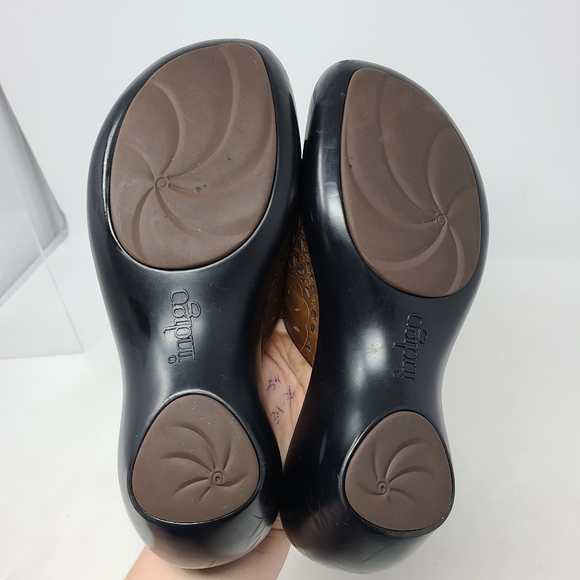 Clarks Indigo Brown Leather Cut Out Floral Sandals - Picture 5 of 8